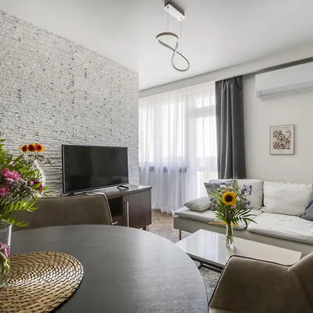 Powisle Skyview Apartment Warsaw